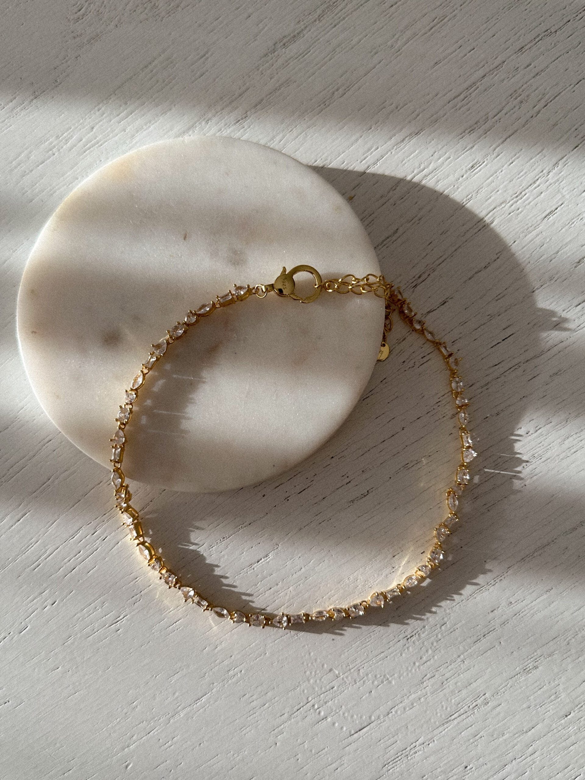"Diva" choker